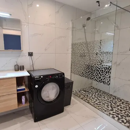 Daire Aog Prestige Privat Jacuzzi Sauna Parking Free *